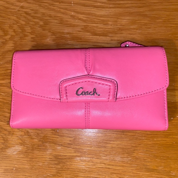 Pink Coach Wallet - Picture 1 of 11